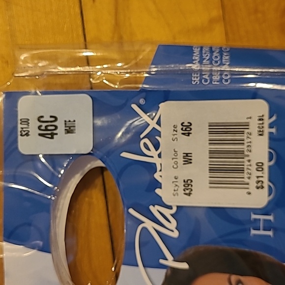 Playtex 18 hour, size 46C wirefree bra.  COLOR WHITE. - Picture 3 of 7